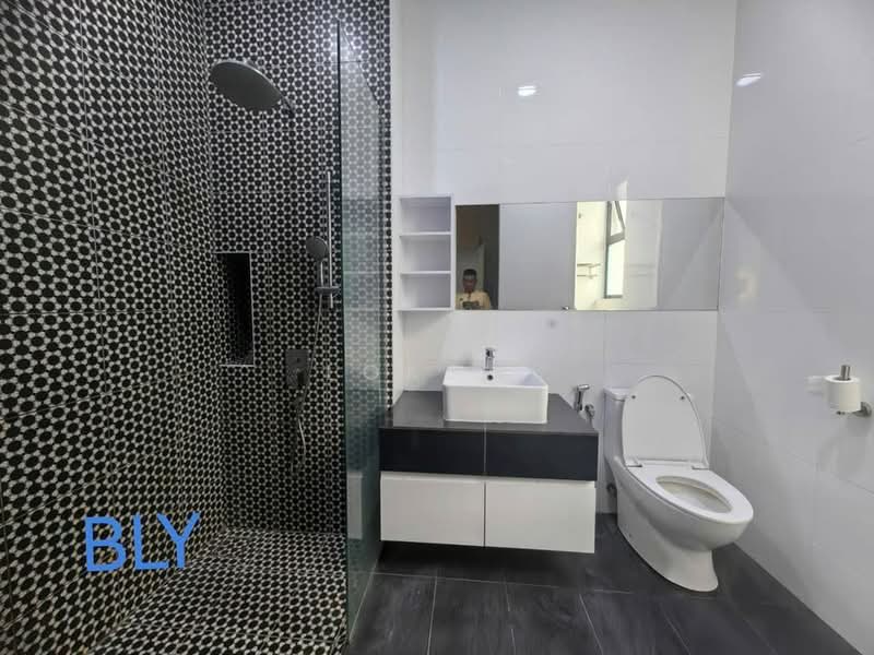 Semi-Detached House for Rent in Setia Alam (Selangor) - Loke . - Bathroom - PropertyGuru.com.my