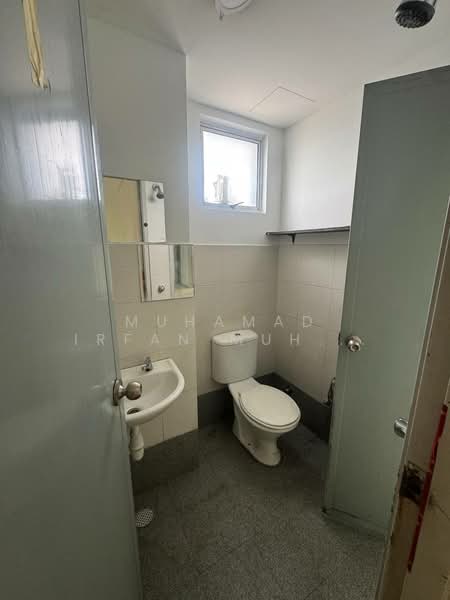 Apartment for Rent at Suria Apartment - Muhamad Irfan Muhamad Hafiz - Bathroom - PropertyGuru.com.my