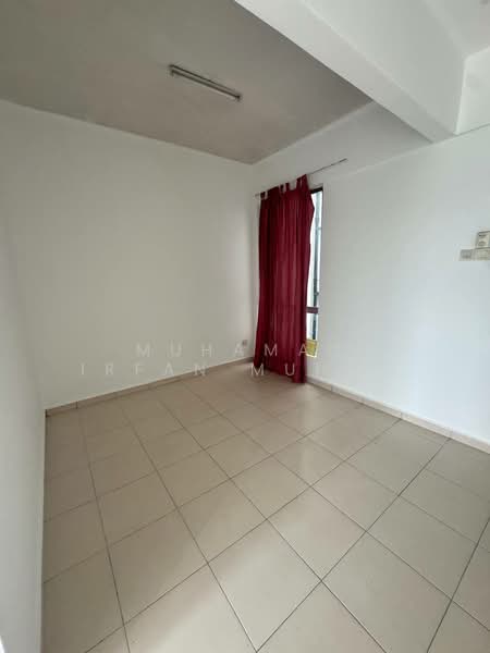 Apartment for Rent at Suria Apartment - Muhamad Irfan Muhamad Hafiz - Bedroom - PropertyGuru.com.my