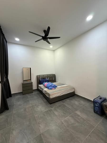 Cluster House for Sale in Taman Tropika (Kulai) - Jemie . - Bedroom - PropertyGuru.com.my