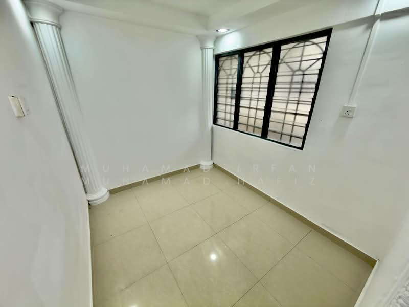 Apartment for Sale at Kondo Rakyat - Muhamad Irfan Muhamad Hafiz - Bedroom - PropertyGuru.com.my