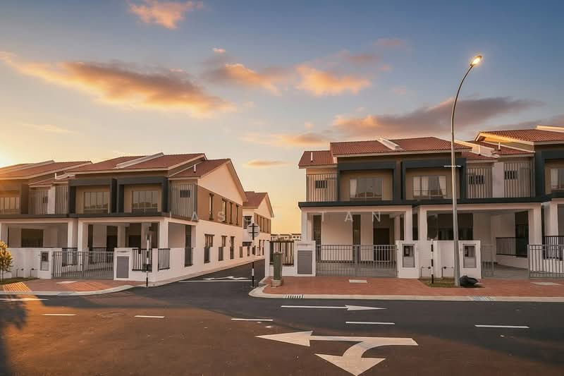 2-storey Terraced House for Sale in Seksyen U13 (Setia Alam) - Jason Tan - Exterior - PropertyGuru.com.my