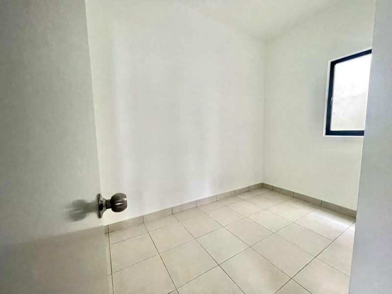 Service Residence for Sale at Flora Residency - Muhamad Irfan Muhamad Hafiz - Bedroom - PropertyGuru.com.my