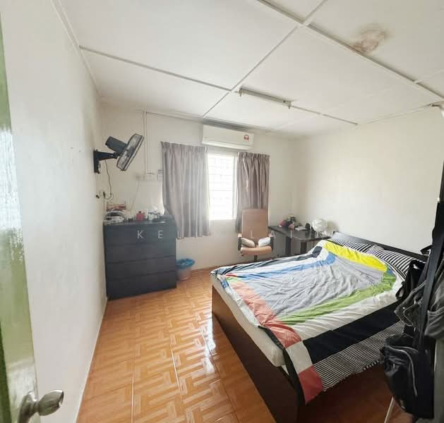 2-storey Terraced House for Sale in Taman Kepong (Kepong) - Kelly Lai - Bedroom - PropertyGuru.com.my