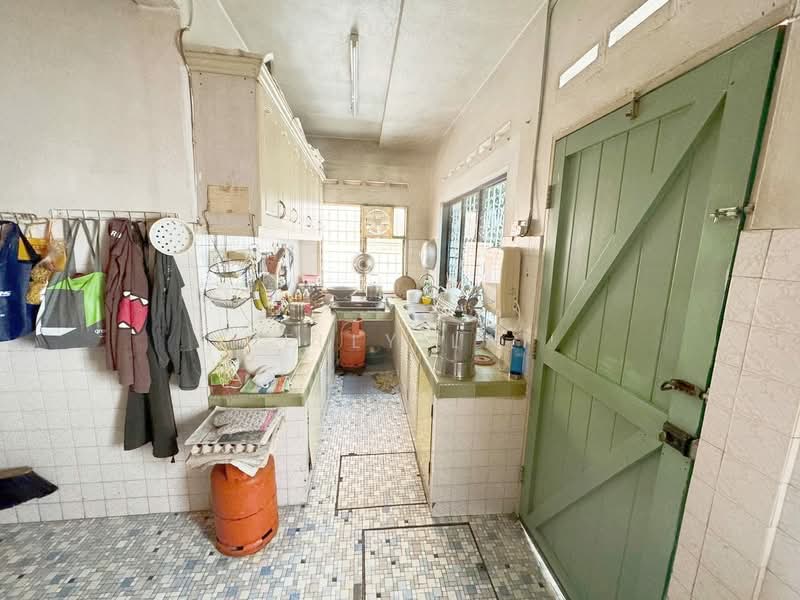 2-storey Terraced House for Sale in Taman Kepong (Kepong) - Kelly Lai - Kitchen - PropertyGuru.com.my