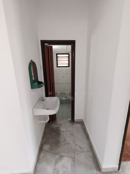 Apartment for Rent at Subang Perdana Goodyear Court 8 - Muhammad Muadz - Bathroom - PropertyGuru.com.my
