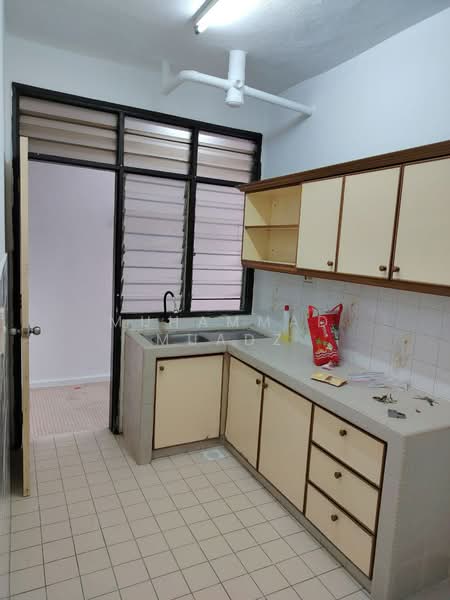Apartment for Rent at Subang Perdana Goodyear Court 8 - Muhammad Muadz - Kitchen - PropertyGuru.com.my