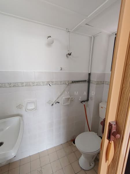 Apartment for Rent at Subang Perdana Goodyear Court 8 - Muhammad Muadz - Bathroom - PropertyGuru.com.my