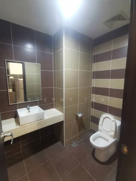Service Residence for Rent at D'Inspire Residence (Inspira Bestari) - Stephy Tan - Bathroom - PropertyGuru.com.my
