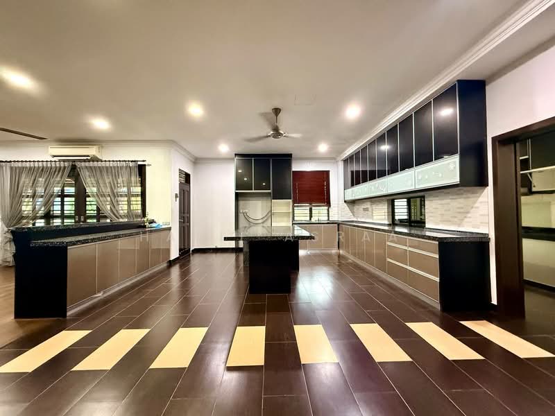 Bungalow for Sale in Kajang (Selangor) - Hanif Asraa - Kitchen - PropertyGuru.com.my