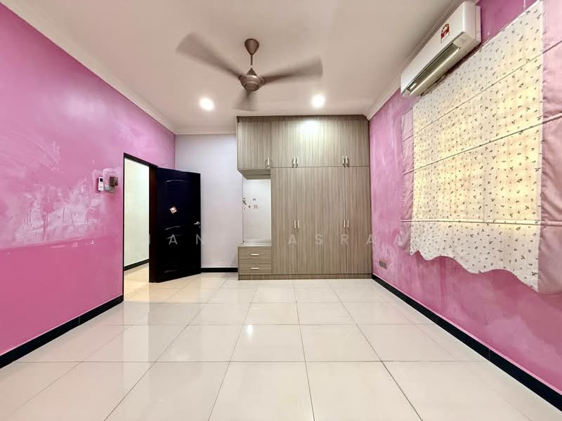 Bungalow for Sale in Kajang (Selangor) - Hanif Asraa - Bedroom - PropertyGuru.com.my