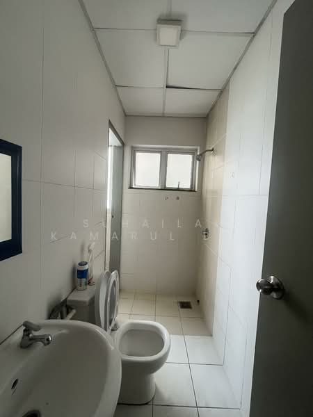 Condominium for Rent at The Wharf Residence - Suhailah Kamarul Bahrin - Bathroom - PropertyGuru.com.my