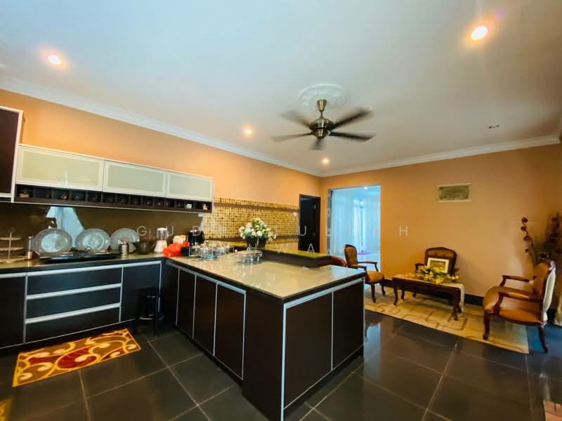 Bungalow for Sale in Country Heights (Kajang) - Gudrotullah Ikhwan - Kitchen - PropertyGuru.com.my