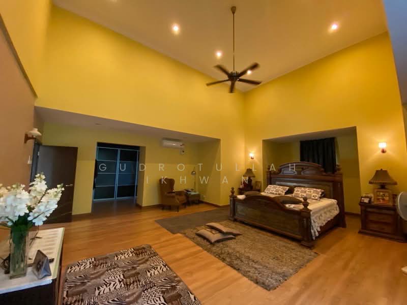 Bungalow for Sale in Country Heights (Kajang) - Gudrotullah Ikhwan - Master Bedroom - PropertyGuru.com.my