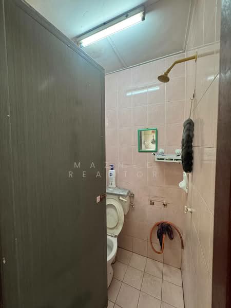 Seksyen 23 untuk Untuk Dijual - RM 530,000, Mac 2026 - Bathroom - PropertyGuru.com.my