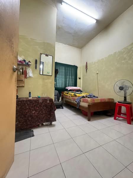 Seksyen 23 untuk Untuk Dijual - RM 530,000, Mac 2026 - Bedroom - PropertyGuru.com.my