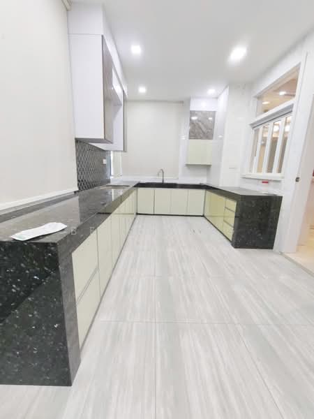 Taman Gaya untuk Untuk Dijual - RM 1,550,000, Mac 2026 - Kitchen - PropertyGuru.com.my
