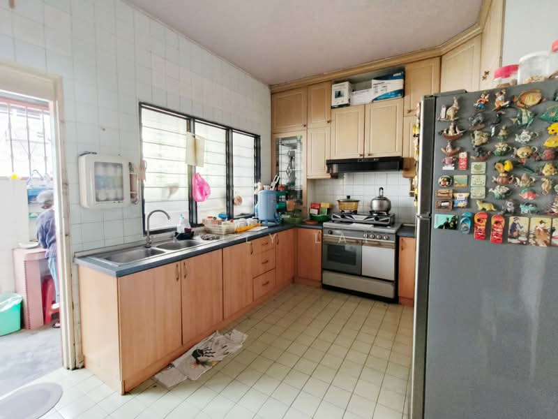 Taman Kepong untuk Untuk Dijual - RM 928,000, Feb 2026 - Kitchen - PropertyGuru.com.my