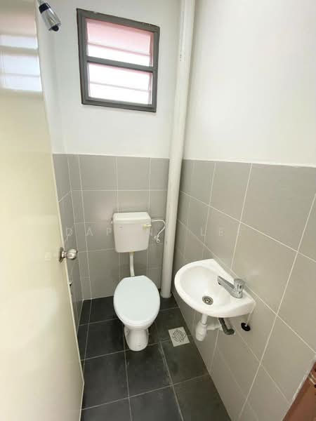 Taman Setia Indah untuk Untuk Disewa - RM 1,700 /bulan, Feb 2026 - Bathroom - PropertyGuru.com.my