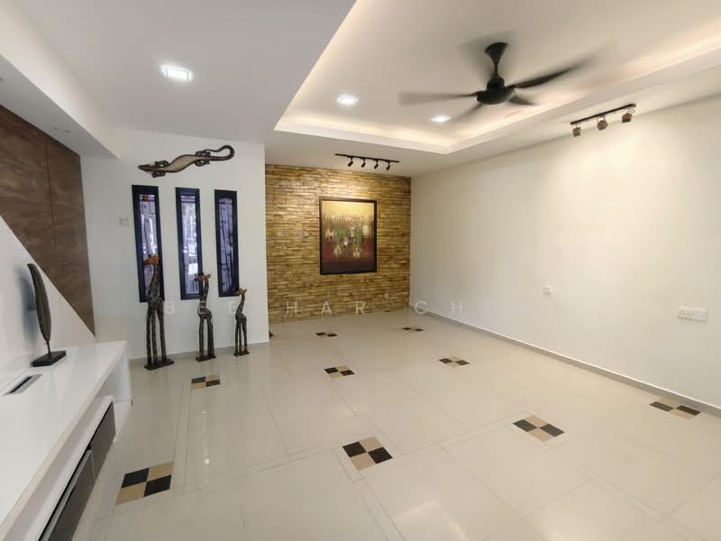 2-storey Terraced House for Sale in Setia Impian (Setia Alam) - Bee Har Chew - Living Room - PropertyGuru.com.my