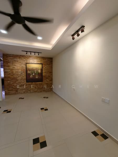 2-storey Terraced House for Sale in Setia Impian (Setia Alam) - Bee Har Chew - Living Room - PropertyGuru.com.my