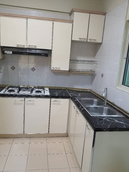 Condominium for Rent at Gold Coast Resort Condominium - Derrick . - Kitchen - PropertyGuru.com.my