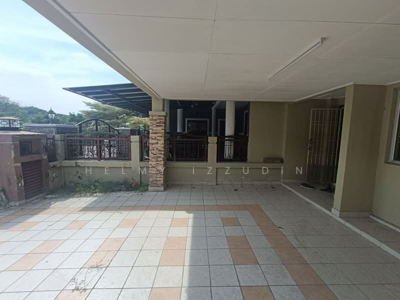 2-storey Terraced House for Sale in U16, Taman Bukit Subang (Shah Alam) - HELMY IZZUDIN - Exterior - PropertyGuru.com.my