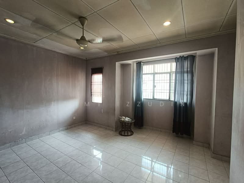 2-storey Terraced House for Sale in U16, Taman Bukit Subang (Shah Alam) - HELMY IZZUDIN - Interior - PropertyGuru.com.my