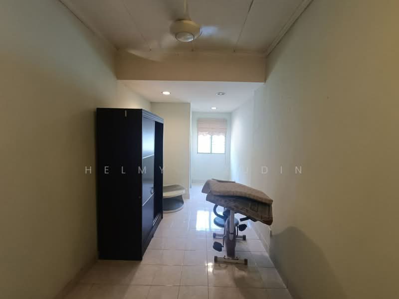 2-storey Terraced House for Sale in U16, Taman Bukit Subang (Shah Alam) - HELMY IZZUDIN - Interior - PropertyGuru.com.my