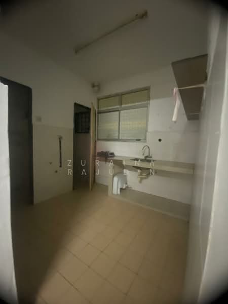 Ken Rimba Condominium 1 untuk Untuk Disewa - RM 1,000 /bulan, Feb 2026 - Kitchen - PropertyGuru.com.my