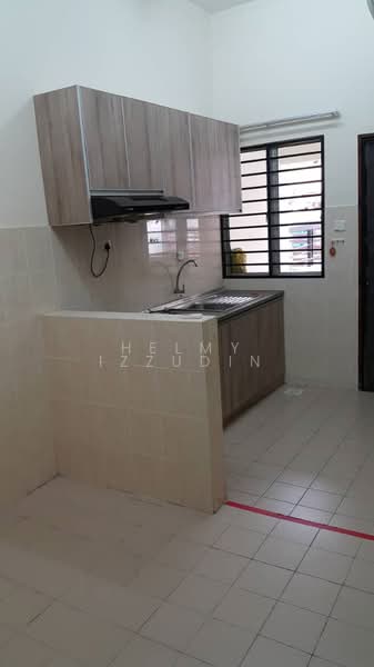 2-storey Terraced House for Sale in Denai Alam (Shah Alam) - HELMY IZZUDIN - Kitchen - PropertyGuru.com.my