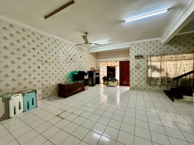 2-storey Terraced House for Sale in Sungai Buloh (Selangor) - Natasha Shadan - Living Room - PropertyGuru.com.my