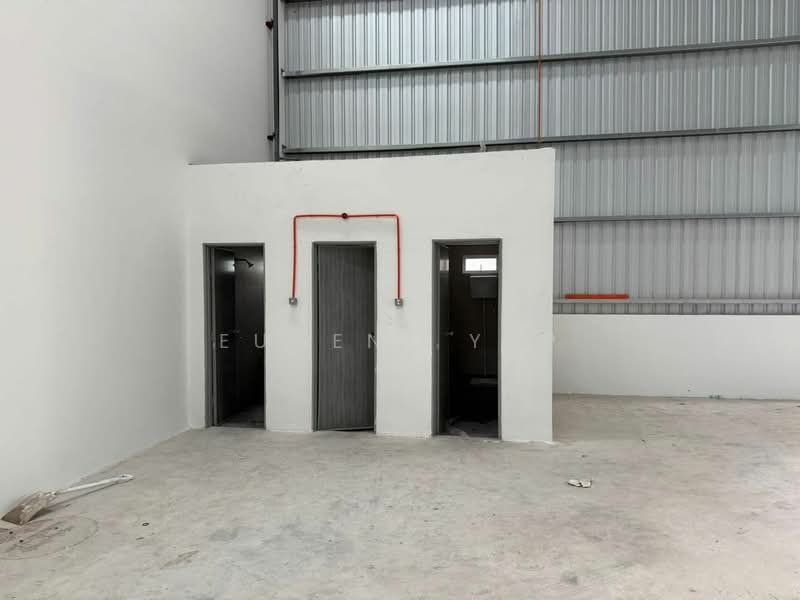 Kilang untuk Disewa di Telok Panglima Garang (Selangor) - Eugene Yap - Bathroom - PropertyGuru.com.my