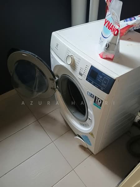 Condominium for Rent at The Hamilton - Azura Hariri - PropertyGuru.com.my