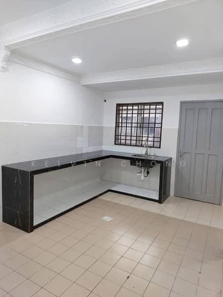 2-storey Terraced House for Sale in Taman Pakatan Jaya (Tambun) - Kelvin Chong - Kitchen - PropertyGuru.com.my