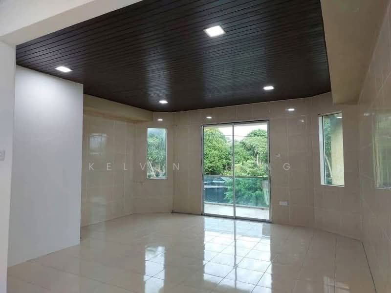 2-storey Terraced House for Sale in Taman Pakatan Jaya (Tambun) - Kelvin Chong - Living Room - PropertyGuru.com.my