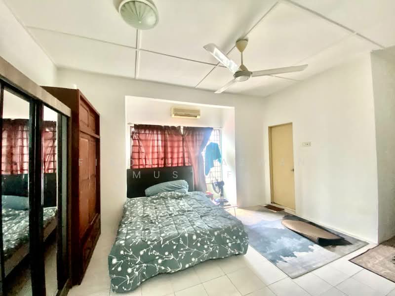 2-storey Terraced House for Sale in Taman Sinaran (Balakong) - Firdaussazwan Mustafa - Bedroom - PropertyGuru.com.my