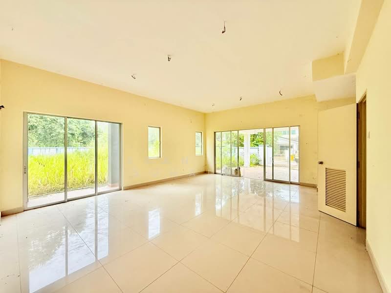 2-storey Terraced House for Sale in Seremban 2 (Negeri Sembilan) - Hassan Basri Suhaimi - Living Room - PropertyGuru.com.my