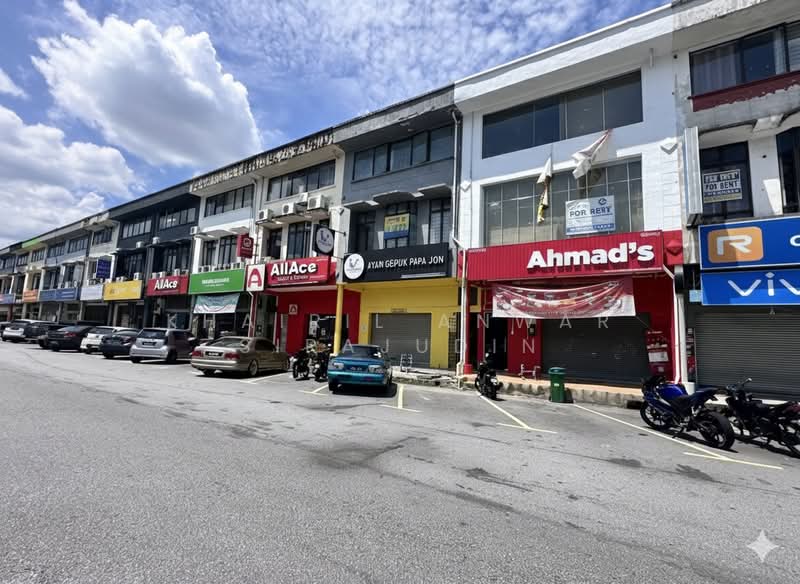 Shop / Office for Rent in Bukit Jelutong (Shah Alam) - Khairil Anwar Sirajudin - Exterior - PropertyGuru.com.my