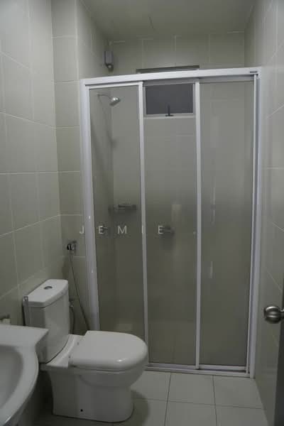 Meridin Bayvue Serviced Apartment untuk Untuk Disewa - RM 1,950 /bulan, Mac 2026 - Bathroom - PropertyGuru.com.my