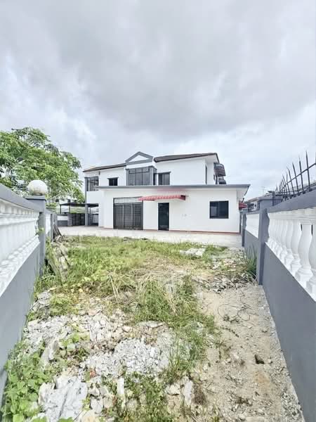 2-storey Terraced House for Sale in Taman Desa Cemerlang (Ulu Tiram) - Yik Tat - Exterior - PropertyGuru.com.my