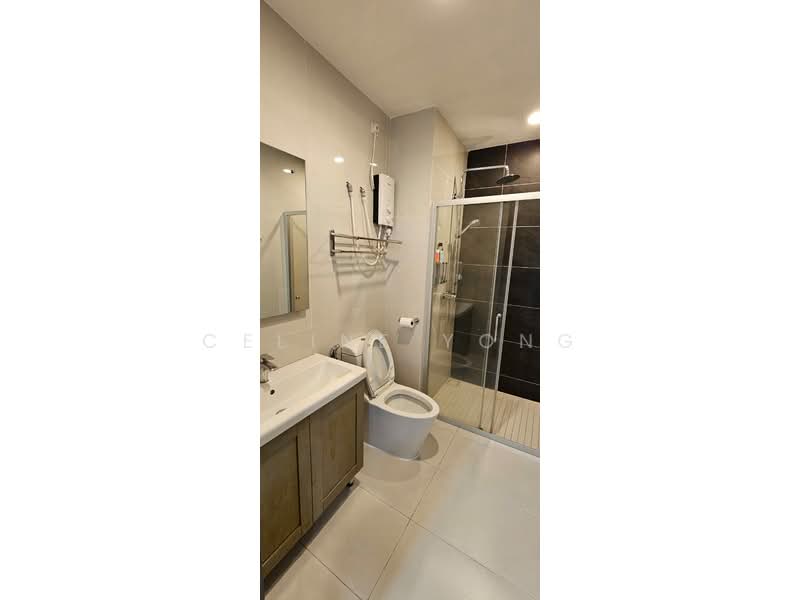Condominium for Rent at Bay Laurel @ Country Garden Danga Bay - Celine Yong - Bathroom - PropertyGuru.com.my