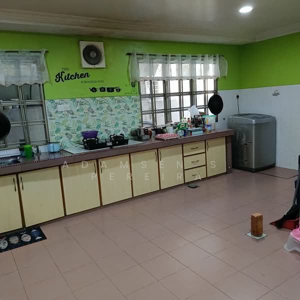 Semi-Detached House for Sale in Balakong (Selangor) - Adamsen S. Pereira - Kitchen - PropertyGuru.com.my