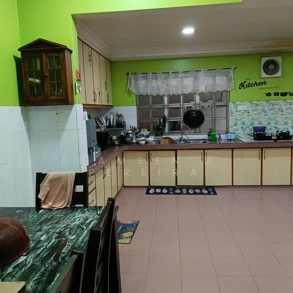 Semi-Detached House for Sale in Balakong (Selangor) - Adamsen S. Pereira - Kitchen - PropertyGuru.com.my