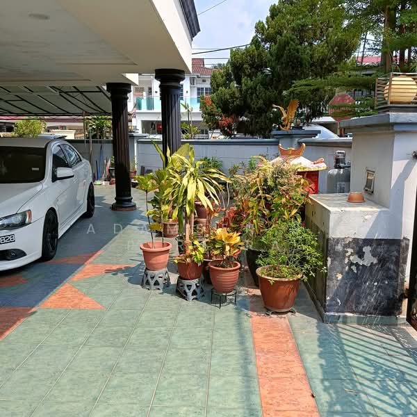Semi-Detached House for Sale in Balakong (Selangor) - Adamsen S. Pereira - Exterior - PropertyGuru.com.my