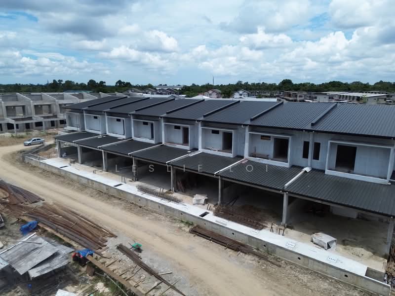 2-storey Terraced House for Sale in Moyan (Kuching) - Leslie Loi - Exterior - PropertyGuru.com.my
