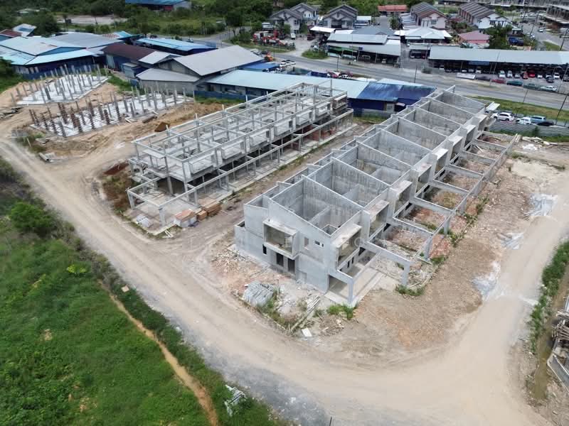 2-storey Terraced House for Sale in Moyan (Kuching) - Leslie Loi - Exterior - PropertyGuru.com.my