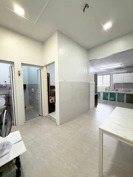 1-storey Terraced House for Sale in Taman Johor Jaya (Johor Bahru) - Michelle Tey - Kitchen - PropertyGuru.com.my