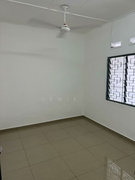 1-storey Terraced House for Rent in Taman Abad (Johor Bahru) - Jemie . - Interior - PropertyGuru.com.my