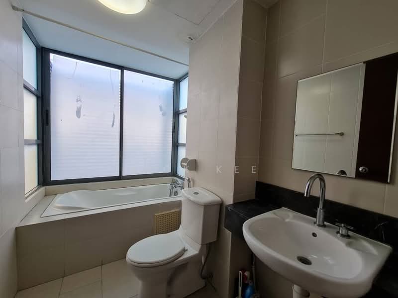 Saujana Residency untuk Untuk Disewa - RM 2,500 /bulan, Feb 2026 - Bathroom - PropertyGuru.com.my